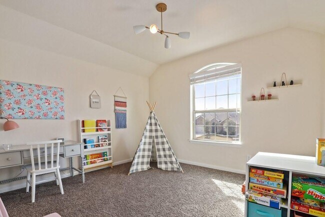Building Photo - 4027 Flowstone Ln