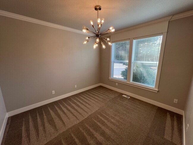 Building Photo - Large Three Bedroom Home in West Salem wit...
