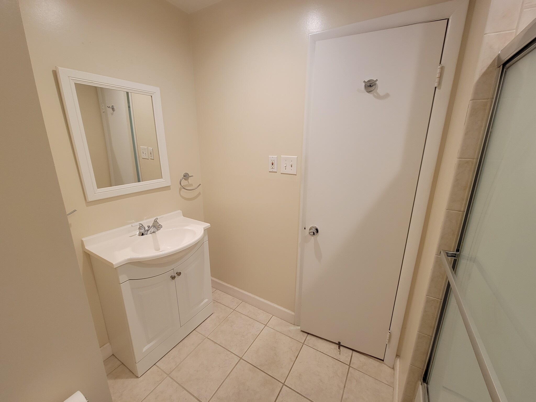 Building Photo - 7425 Bee Bee Dr