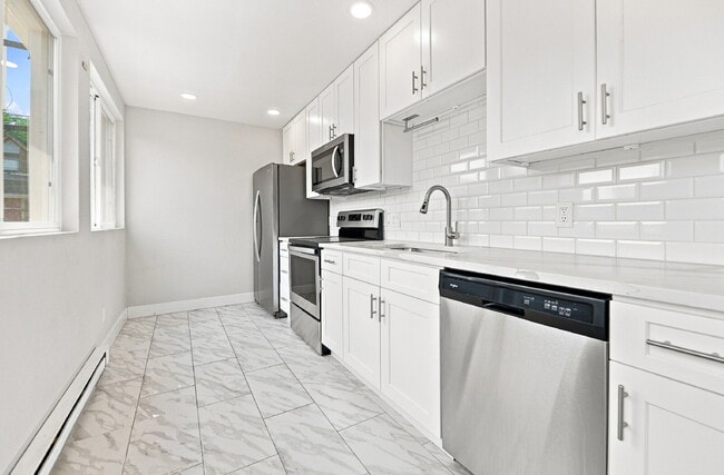 Building Photo - $1,720.95 with $300 off the first month rent, 1 Bed - 1 Bath, Condo in Denver with All Utilities ...