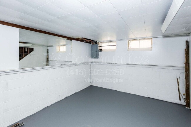 Building Photo - 14147 Pease Rd