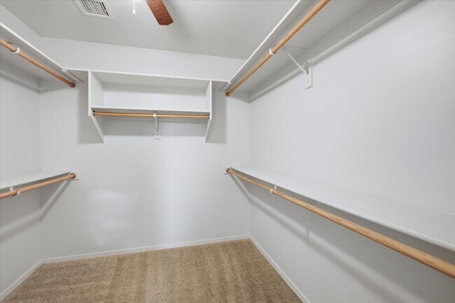 Building Photo - 2330 W Gambel's Ridge Dr