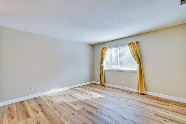 Building Photo - Welcome Home!!! - Modern and Spacious Gem!...