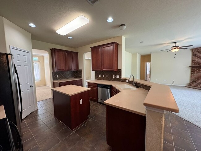 Building Photo - Beautiful 2 Story 4 Bdrm 2.5 Bath With a Loft