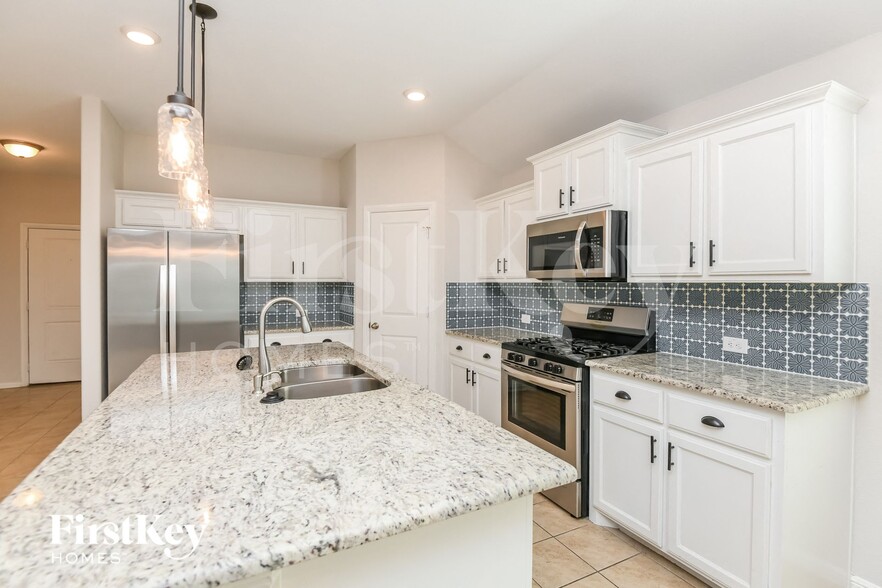 Building Photo - 10117 Clemmons Rd