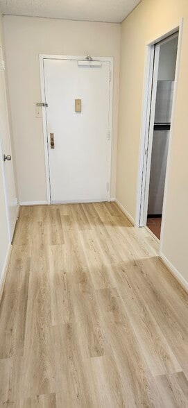 Entrance Hall - 3705 S George Mason Dr