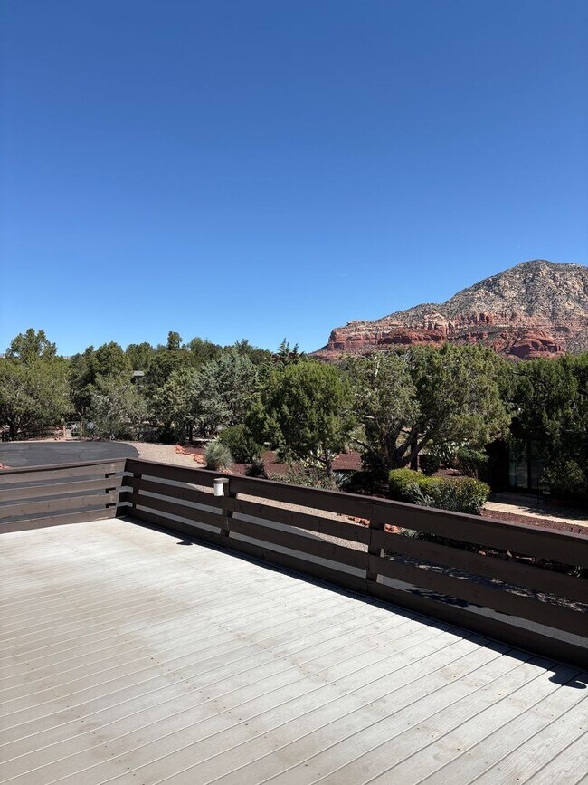 Building Photo - Unfurnished, 1-Year Long-Term Rental