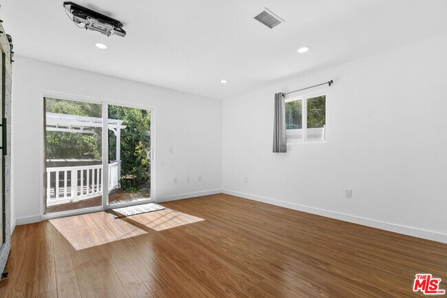 Building Photo - 4949 San Feliciano Dr