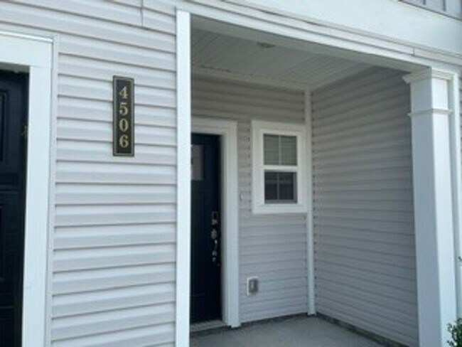 Building Photo - 4506 Skywood Ln