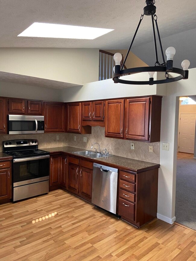 Building Photo - 3676 Cottage Cir