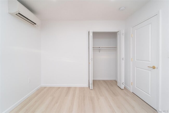 Building Photo - 21-34 33rd St