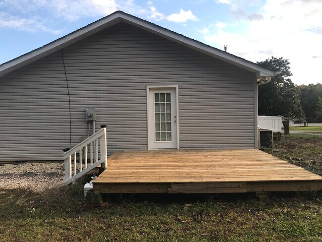 Building Photo - 1619 Cedar Rock Church Rd