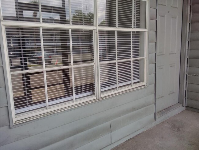 Building Photo - 313 Dirksen Dr