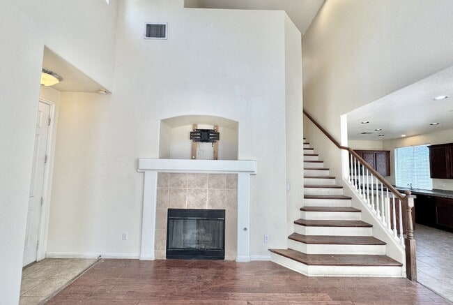 Building Photo - 6039 Glowing Cottage Ct