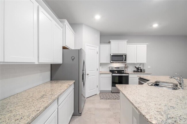 Building Photo - 5223 NW 48th Pl