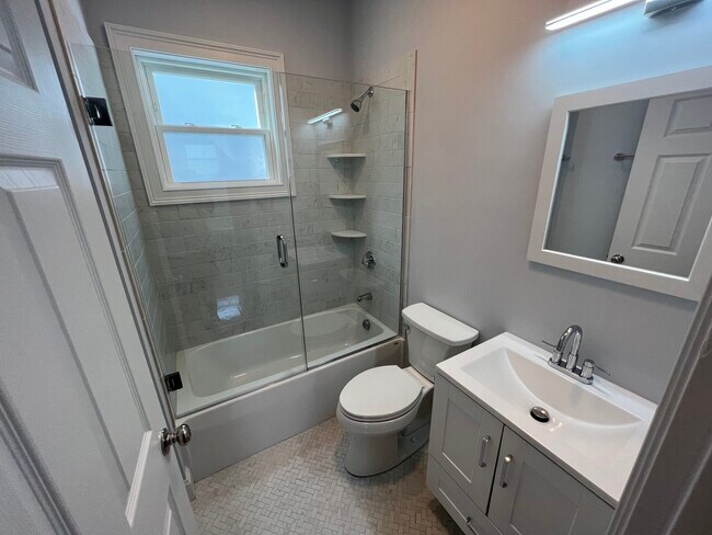 Building Photo - 126 Cross St