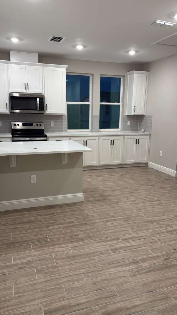 Building Photo - 10259 Pearson Ave