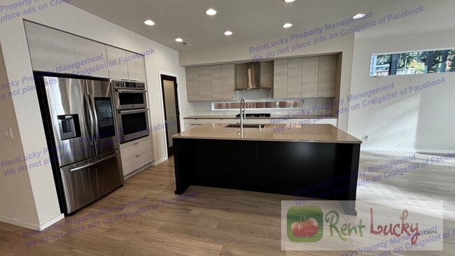 Building Photo - STUNNING 4-Bedroom Lake Tapps Home w/2-Car...