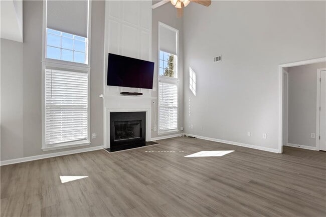 Building Photo - 617 Melilot Ln