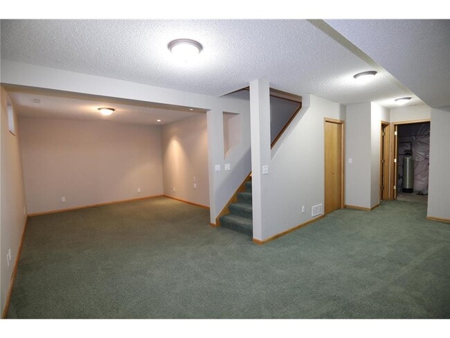 Building Photo - 9476 Talon Ct