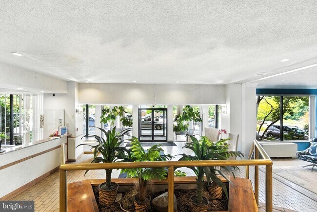 Building Photo - 5340 Holmes Run Pkwy