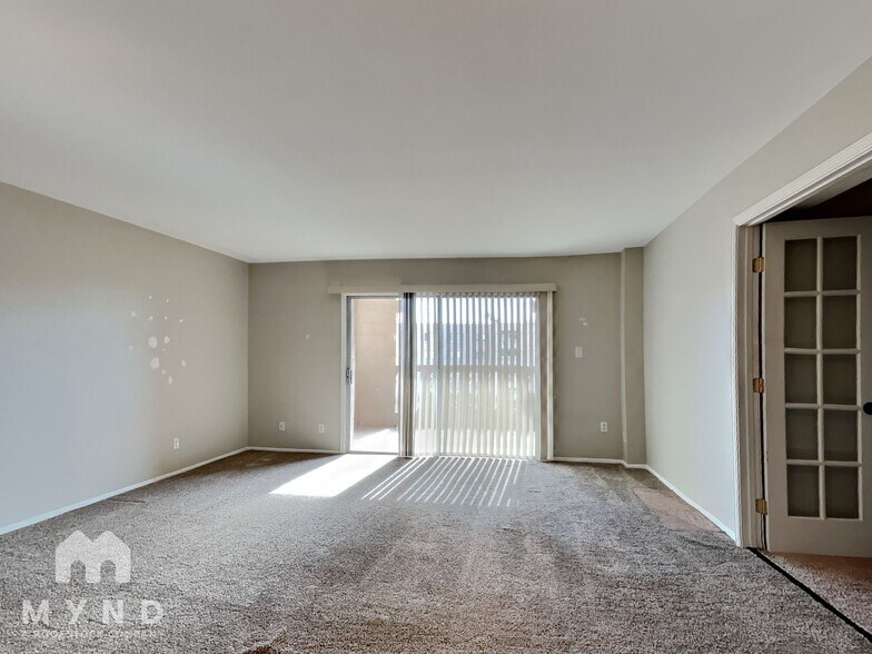 Building Photo - 7850 E Camelback Rd