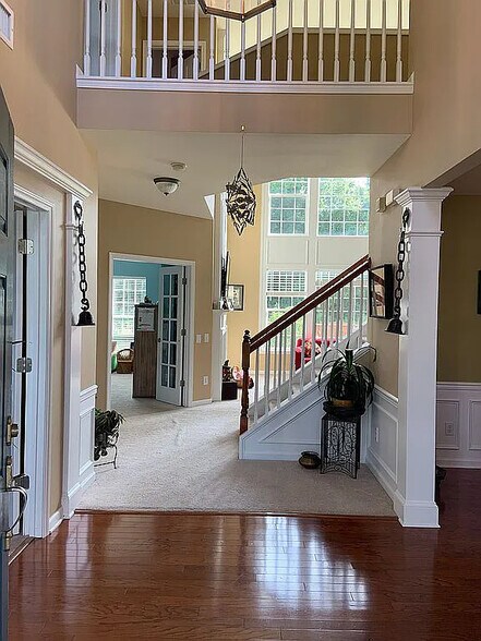 Building Photo - Room in House on Arbor Vista Dr