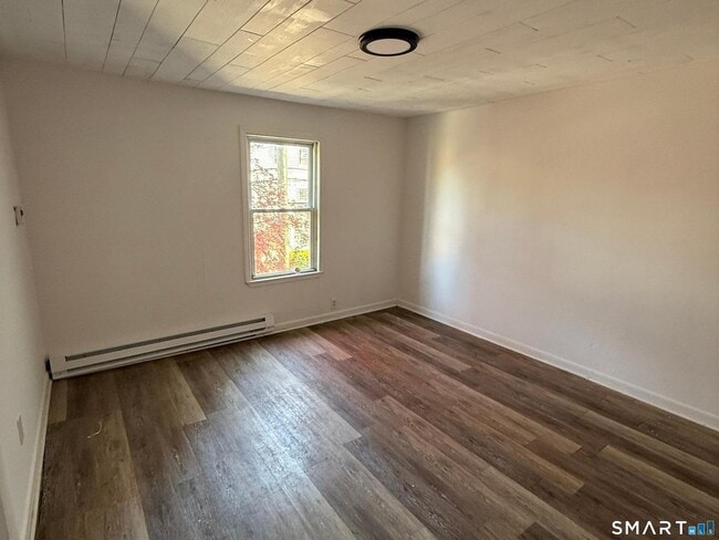 Building Photo - 33 Olive St