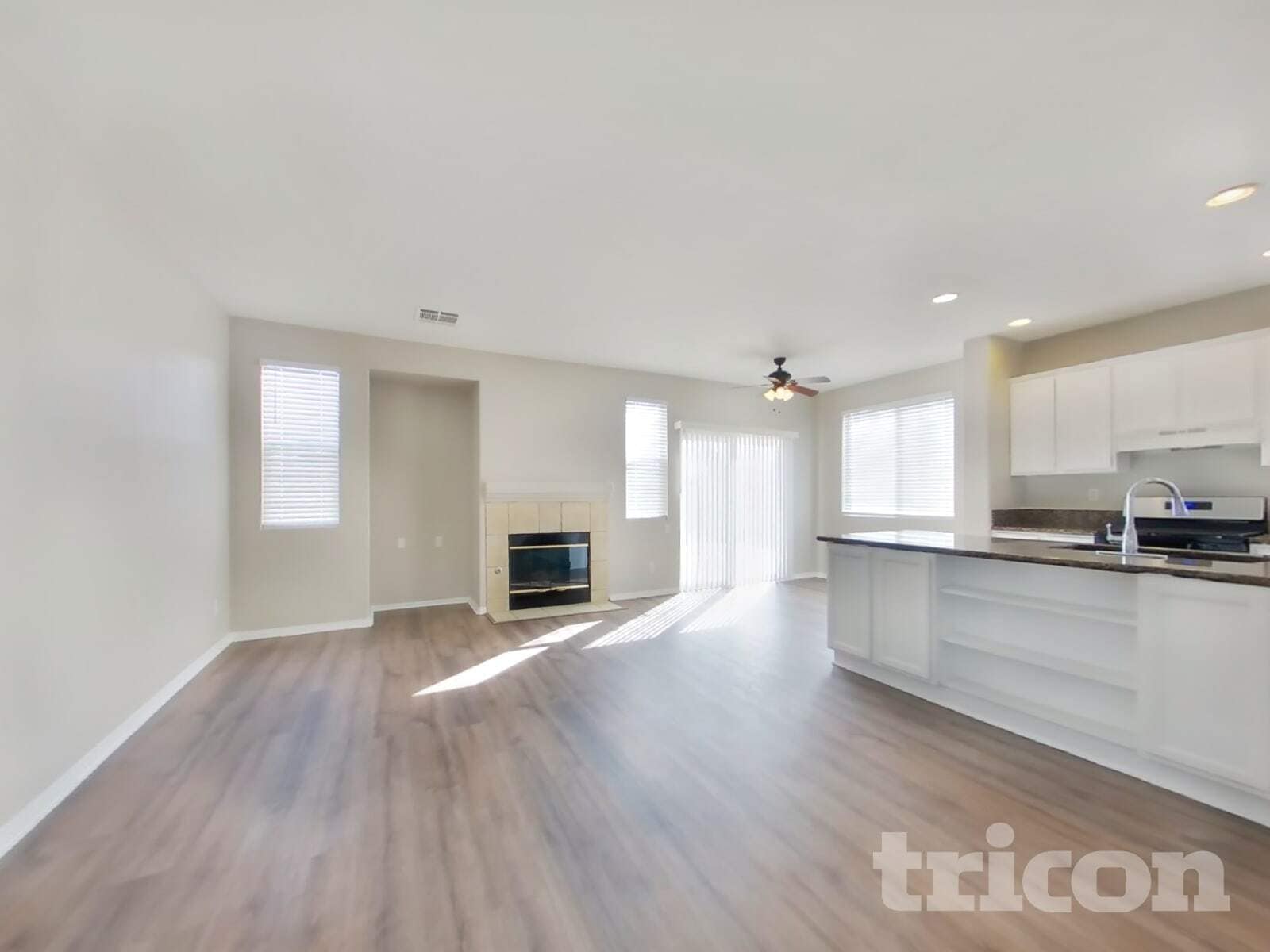 Building Photo - 1734 W Ave H 1