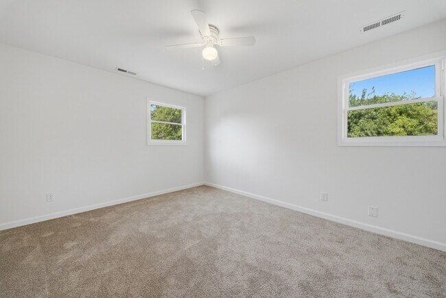 Building Photo - 313 Beacon Hill Ct