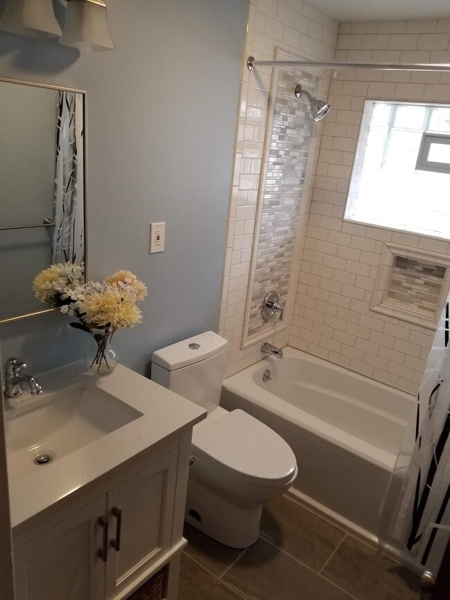 bathroom - 336 Huntley Ave