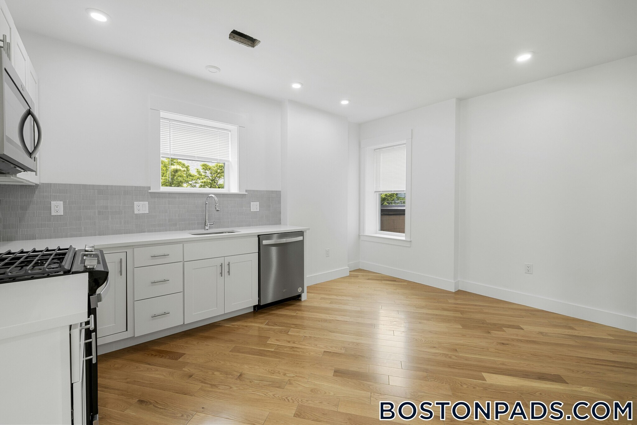 Building Photo - 406 Columbia St