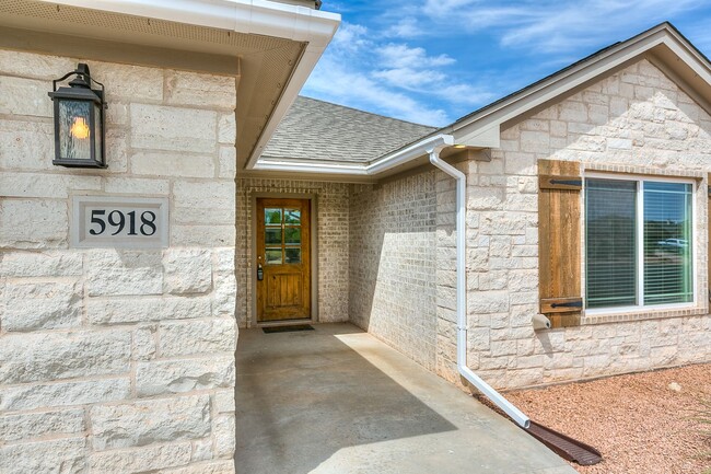 Building Photo - COMING AUGUST 2026 | Beautiful 3-Bedroom Home in the Bluffs Neighborhood!