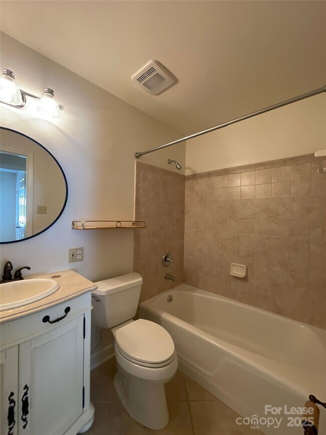 Building Photo - 3917 Kitley Pl