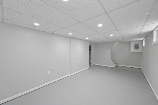 Building Photo - 4636 Commonwealth Ave