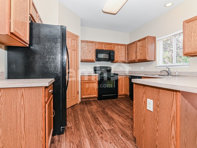 Building Photo - 204 Winding Trl