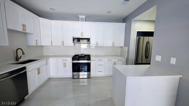 Building Photo - 3 Caroline Foster Ct