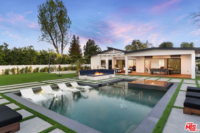 Building Photo - 23283 Erwin St