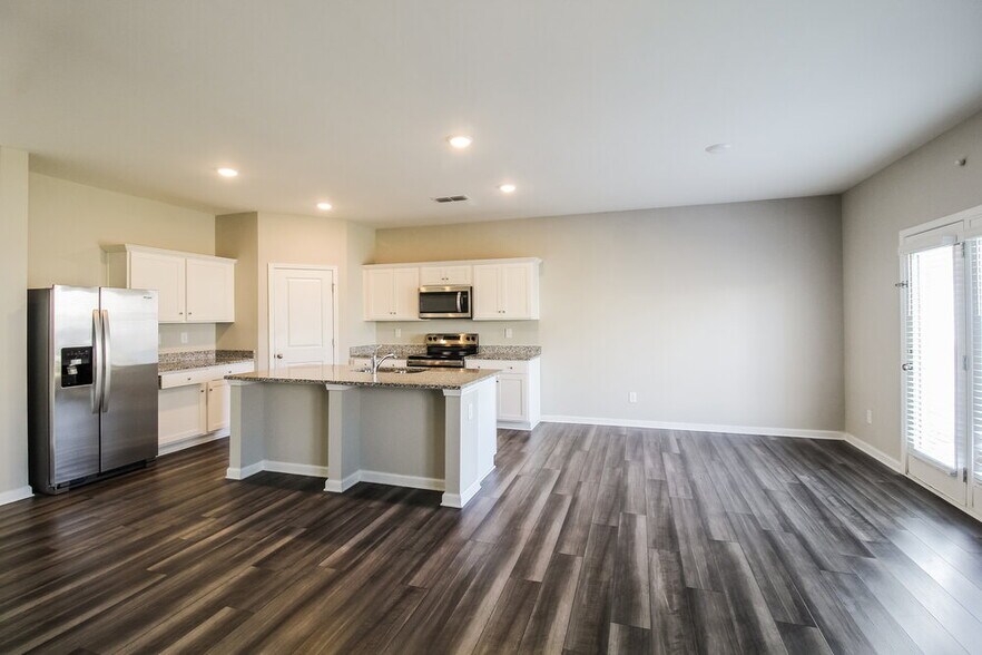 Building Photo - 3944 Kendrick Cir