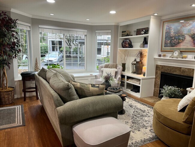 Living room - 10009 NE 120th Ln