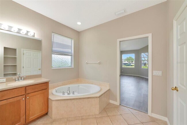 Building Photo - 12079 Aster Ave