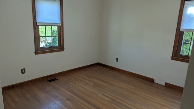 Building Photo - ***Please Respond Directly to the Online Listing, Calls May Not Be Returned***