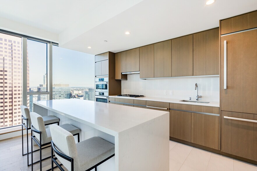 Building Photo - 889 Francisco St