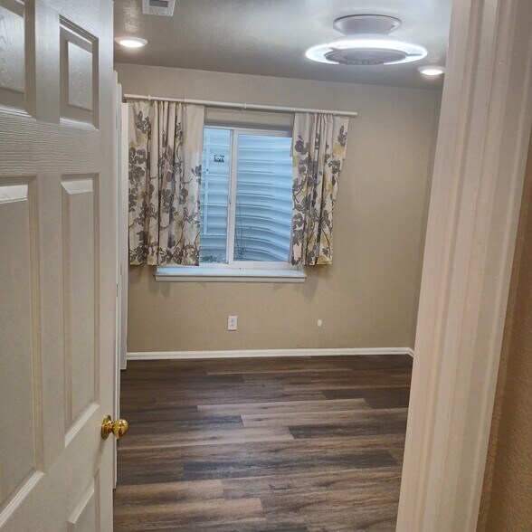 Basement bedroom - 7334 Pearly Heath Rd