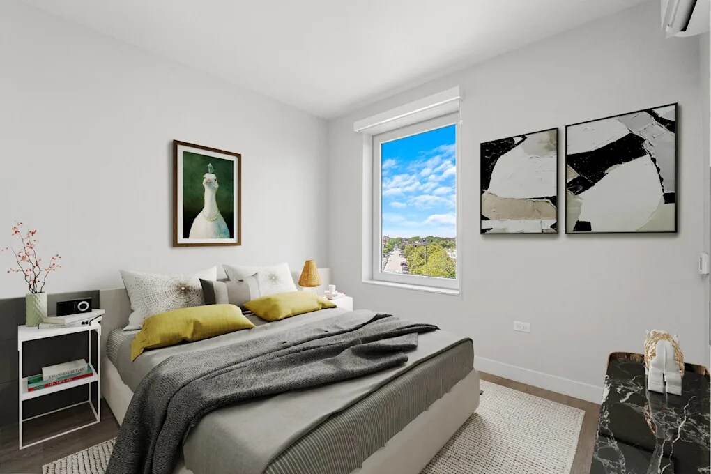 Building Photo - 630 N May St