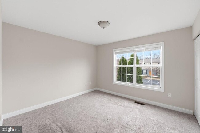 Building Photo - 524 Lancaster Pl