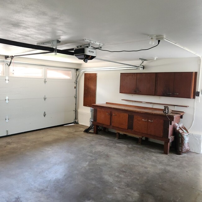 Building Photo - Charming Morley Field 3 bed 2 bath Home, p...