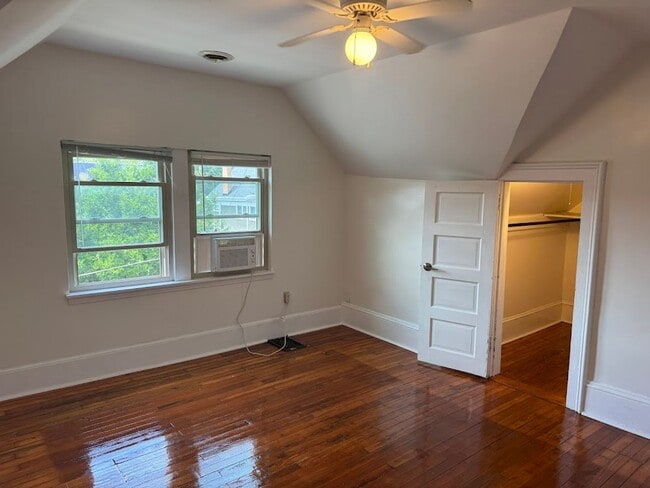 Building Photo - 5603 Fair Oaks St