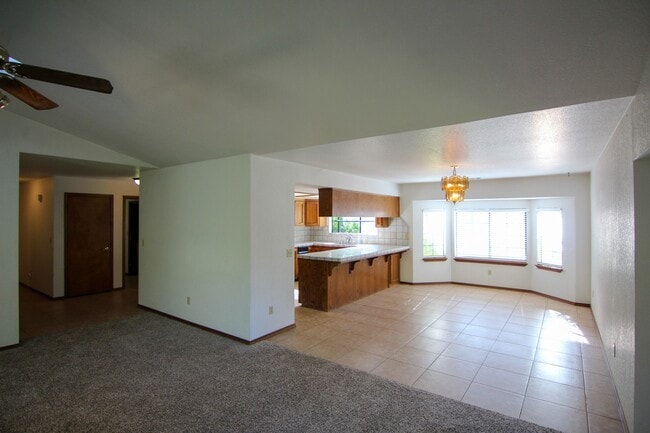 Building Photo - 3 Bedroom Home for Rent in Redding CA | Office, RV Parking, Fenced Yard & 2-Car Garage