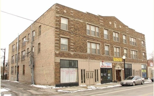 Building Photo - 211 E 71st